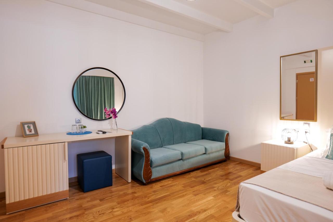 Bed and Breakfast Royal 1967 Химара Экстерьер фото