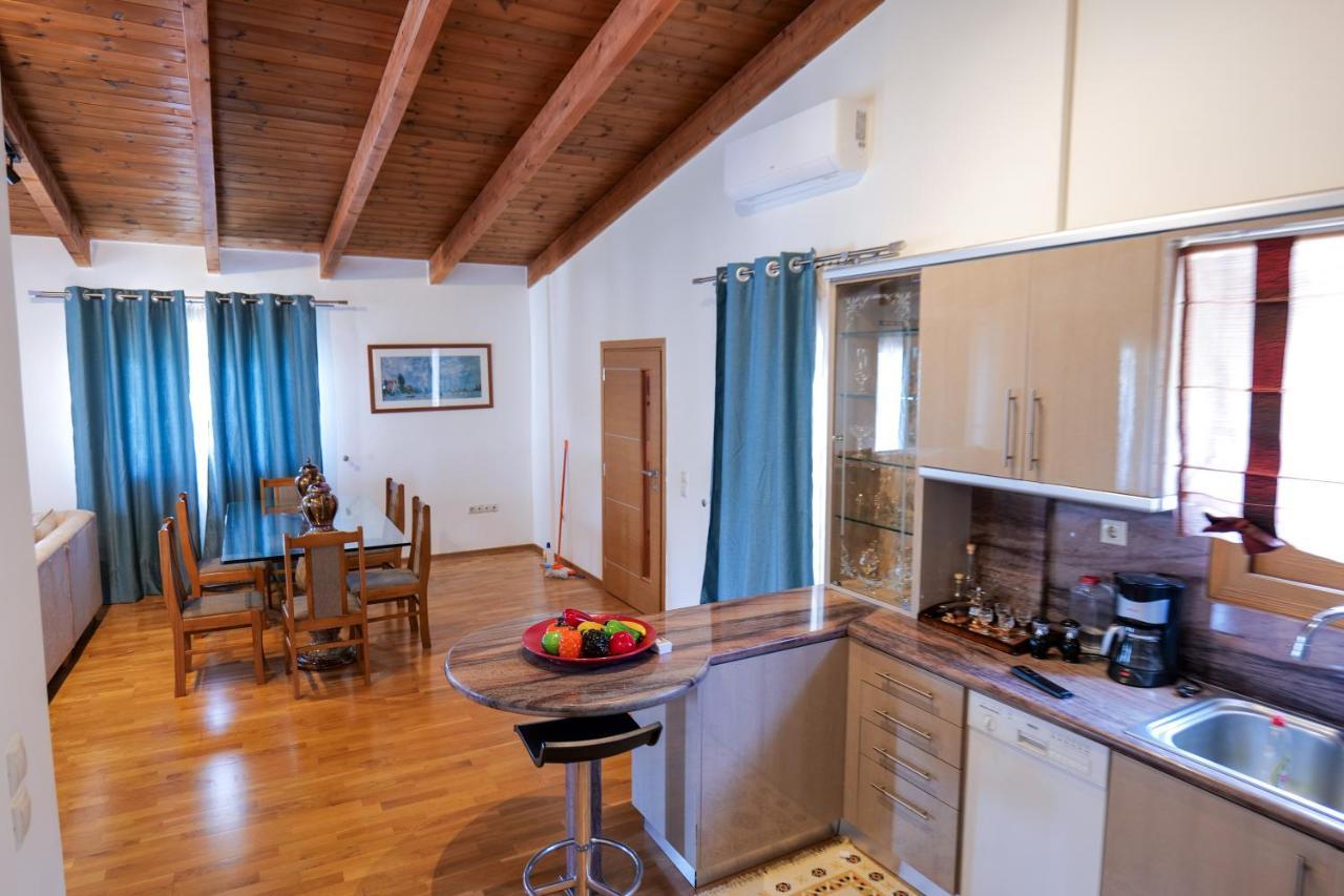Bed and Breakfast Royal 1967 Химара Экстерьер фото