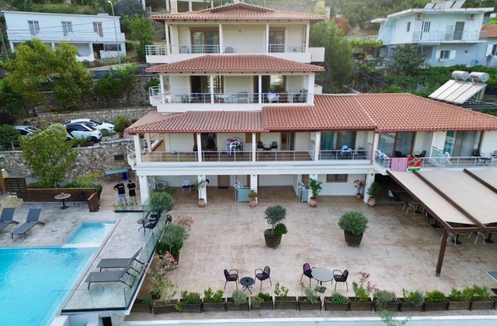 Bed and Breakfast Royal 1967 Химара Экстерьер фото